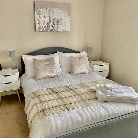 Lovely 2 Bedroom, 2 Bathroom House With Parking. プリマス エクステリア 写真