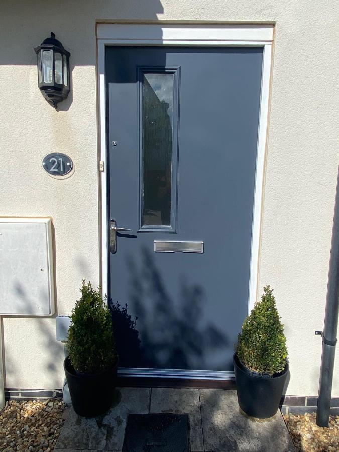 Lovely 2 Bedroom, 2 Bathroom House With Parking. プリマス エクステリア 写真