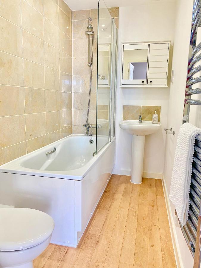 Lovely 2 Bedroom, 2 Bathroom House With Parking. プリマス エクステリア 写真