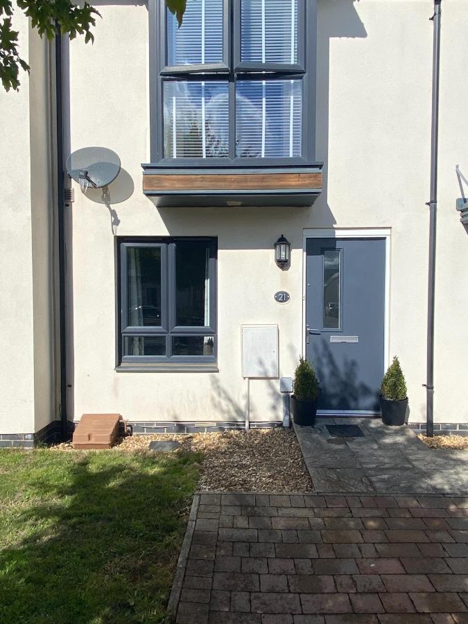 Lovely 2 Bedroom, 2 Bathroom House With Parking. プリマス エクステリア 写真